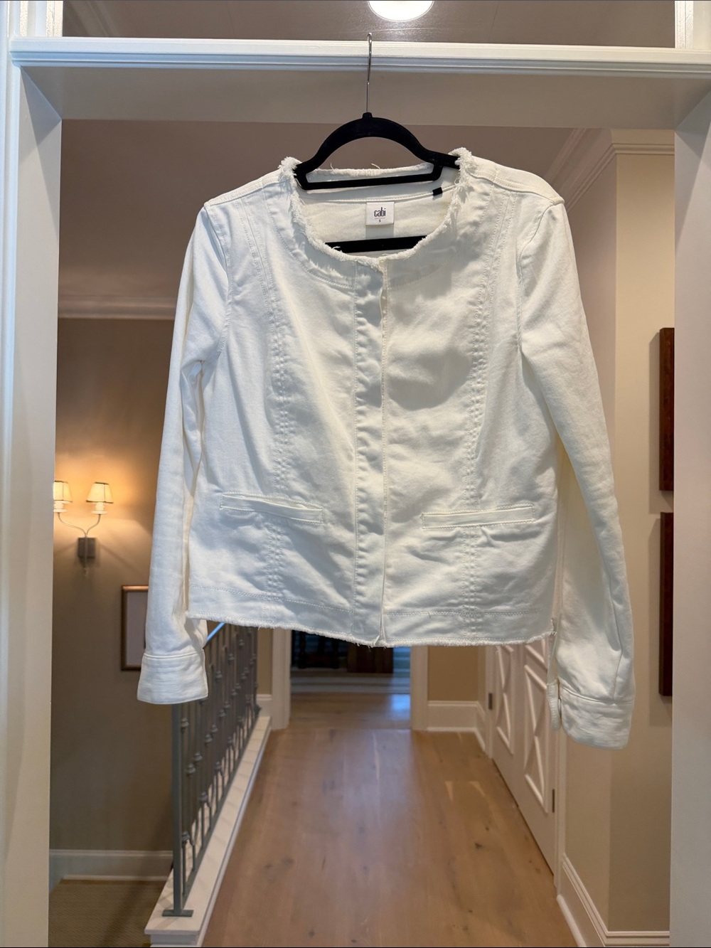 CAbi White Frayed-Edge Collarless Jacket(LS)